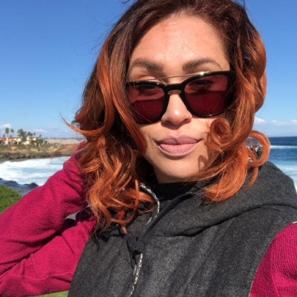 Meet your Posher, Crystal - Picture 4 of 7